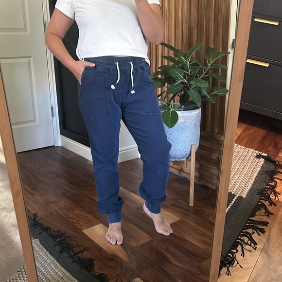 Faherty Cotton Blend High Rise Jogger. Size S - Picture 9 of 9